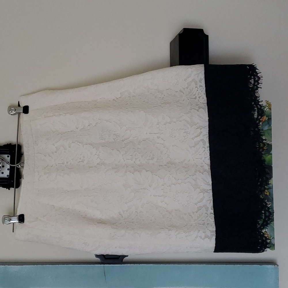 New J.Crew Cream and Black Floral Lace Skirt NWT